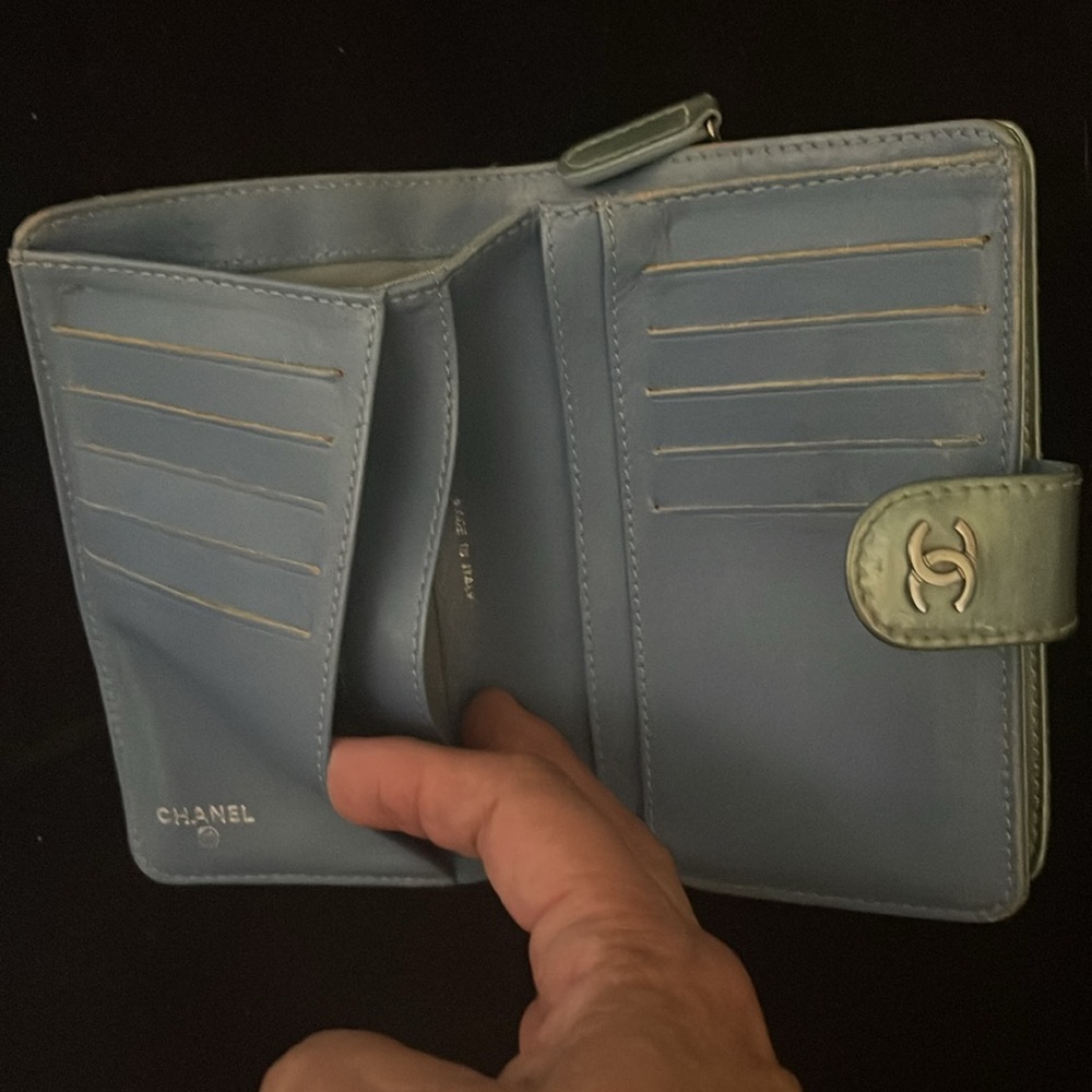 Chanel Auth Medium Matelasse Patent Leather Wallet. P209/07032020 - Picture 8 of 13